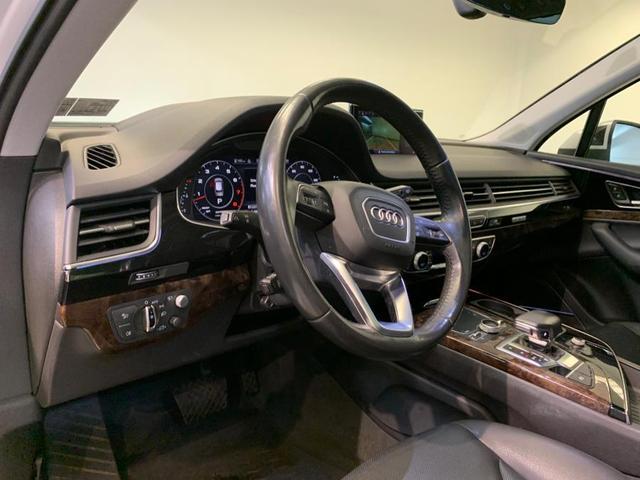 Photo of 2018 Glacier White Metallic Audi Q7