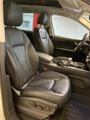Photo of 2018 Glacier White Metallic Audi Q7