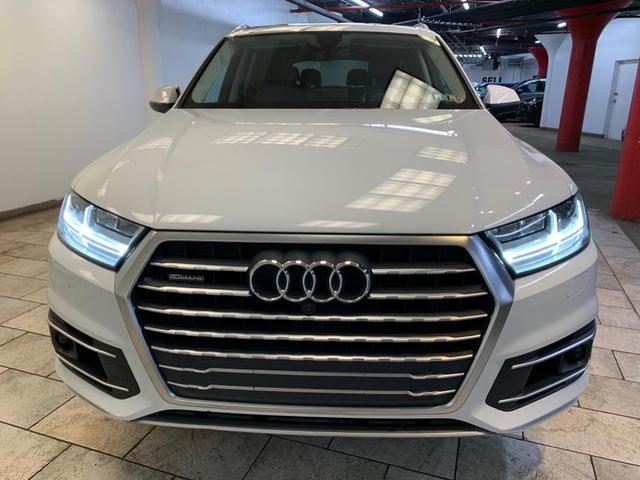 Photo of 2018 Glacier White Metallic Audi Q7