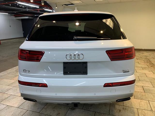Photo of 2018 Glacier White Metallic Audi Q7