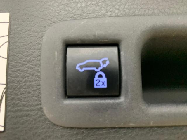 Photo of 2021 Celestial Silver Metallic Toyota Sienna
