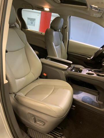 Photo of 2021 Celestial Silver Metallic Toyota Sienna