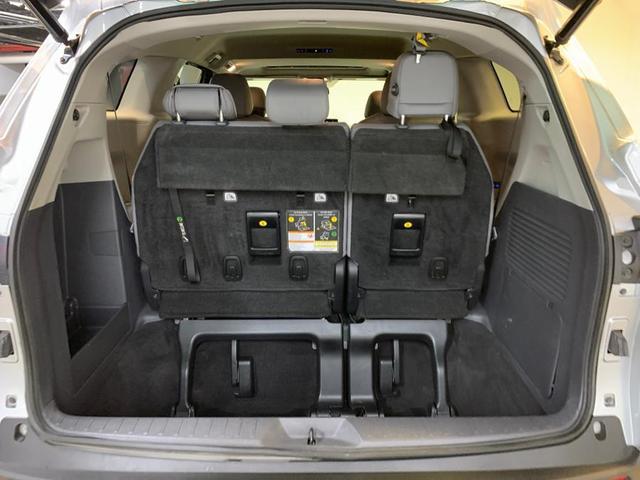Photo of 2021 Celestial Silver Metallic Toyota Sienna