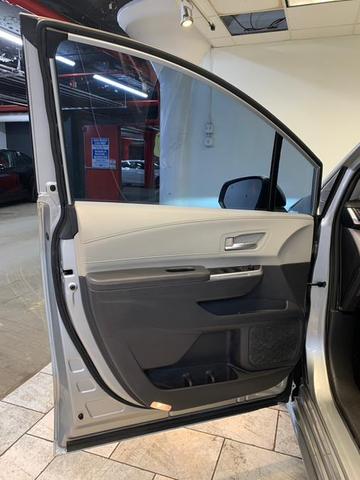 Photo of 2021 Celestial Silver Metallic Toyota Sienna