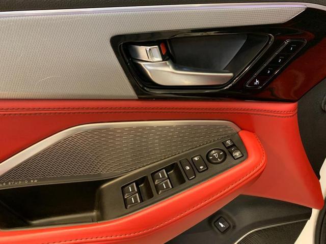 Photo of 2023 Platinum White Pearl Acura MDX