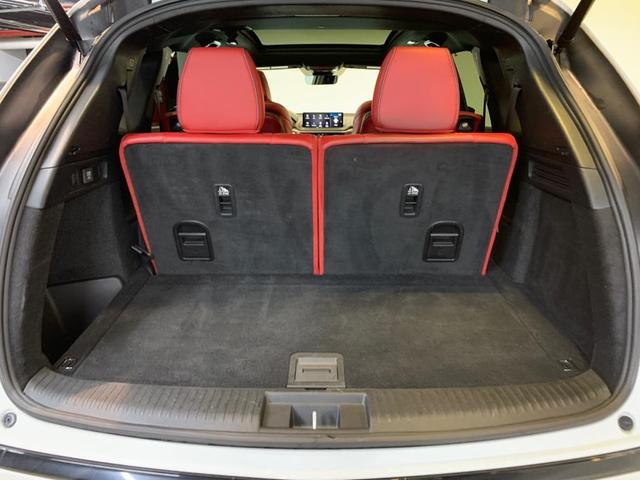Photo of 2023 Platinum White Pearl Acura MDX