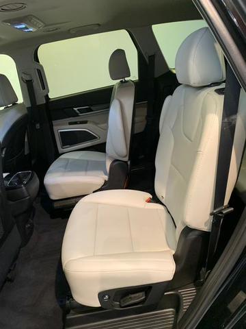Photo of 2020 Ebony Black Kia Telluride