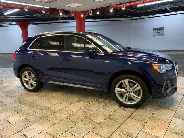 Photo of 2022 Navarra Blue Metallic Audi Q3