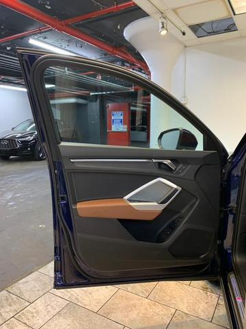 Photo of 2022 Navarra Blue Metallic Audi Q3