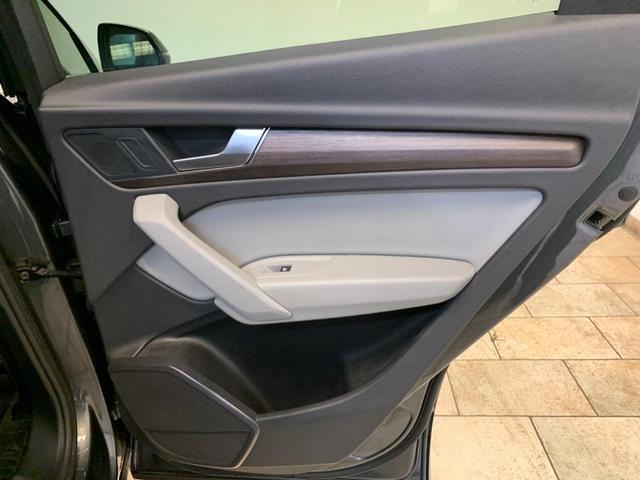 Photo of 2022 Daytona Gray Pearl Effect Audi Q5