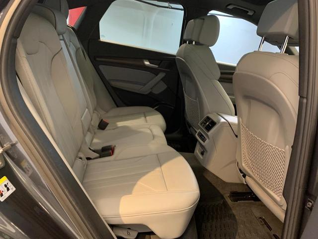Photo of 2022 Daytona Gray Pearl Effect Audi Q5