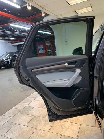 Photo of 2022 Daytona Gray Pearl Effect Audi Q5