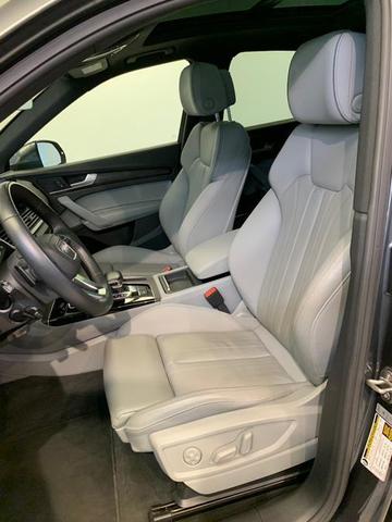 Photo of 2022 Daytona Gray Pearl Effect Audi Q5