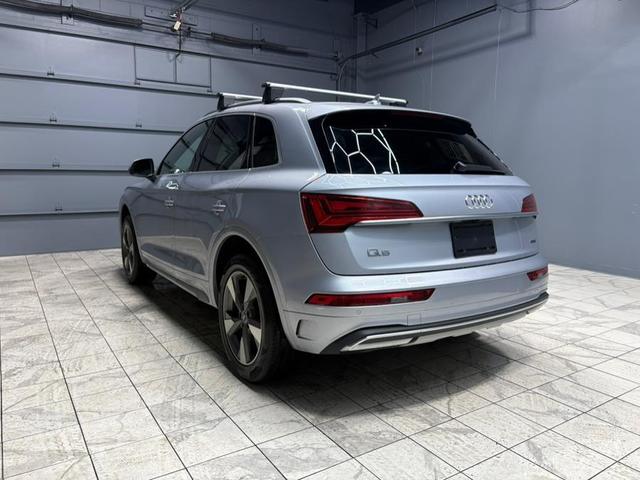 Photo of 2023 Florett Silver Metallic Audi Q5