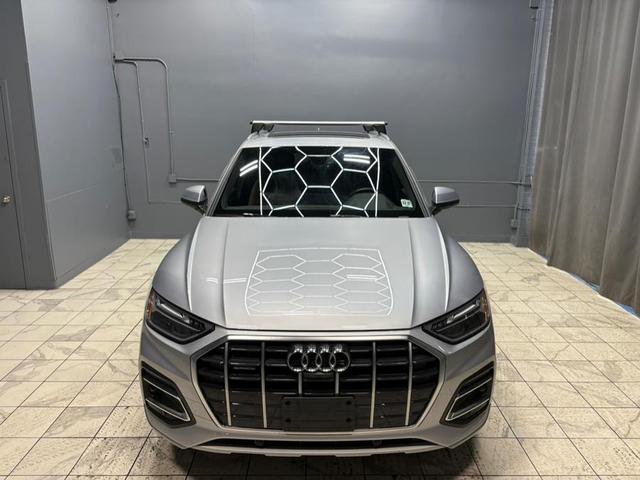 Photo of 2023 Florett Silver Metallic Audi Q5