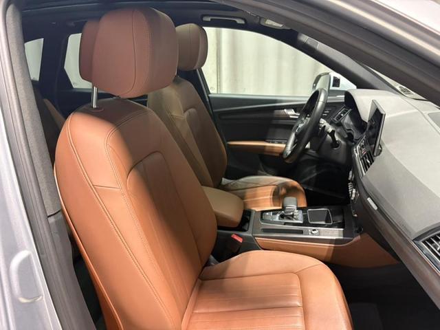 Photo of 2023 Florett Silver Metallic Audi Q5