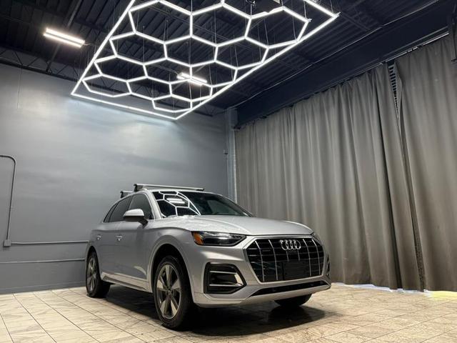 Photo of 2023 Florett Silver Metallic Audi Q5