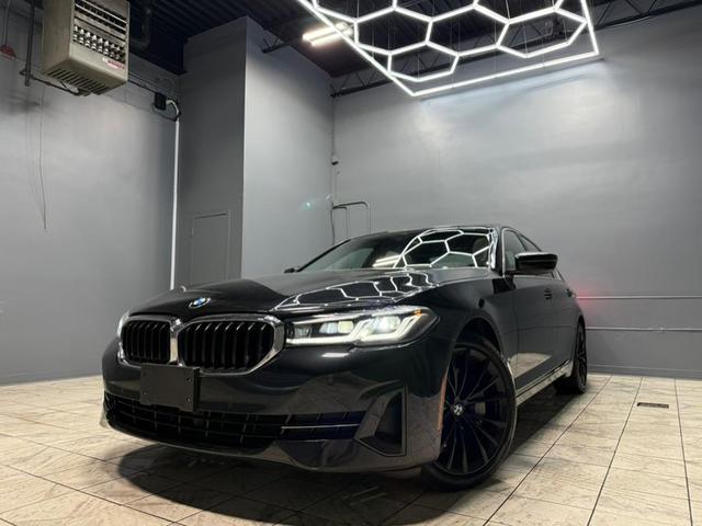Photo of 2022 Black Sapphire Metallic BMW 530