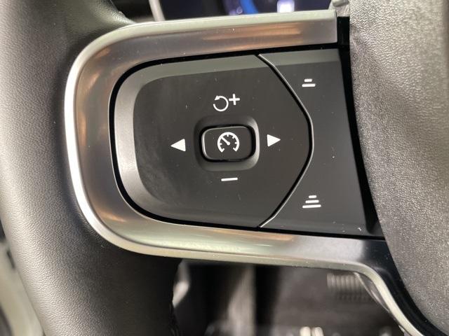 Photo of 2025 Crystal White Pearl Volvo XC40