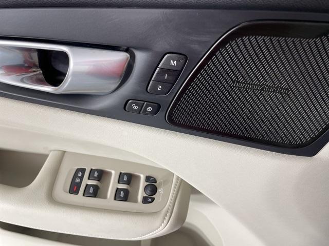 Photo of 2026 Denim Blue Metallic Volvo XC60 Plug-In Hybrid