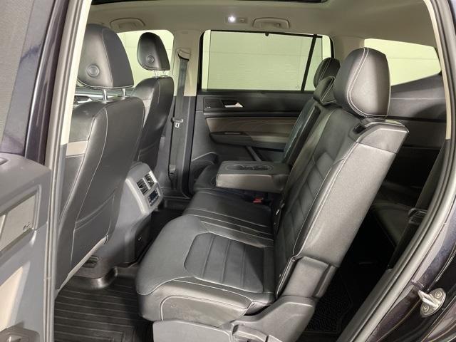 Photo of 2022 Deep Black Pearl Effect Volkswagen Atlas
