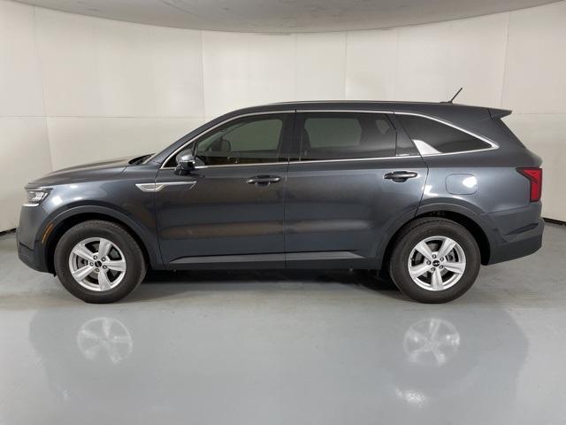 Photo of 2022 Gravity Gray Kia Sorento