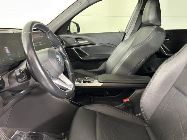 Photo of 2023 Mineral White Metallic BMW X1