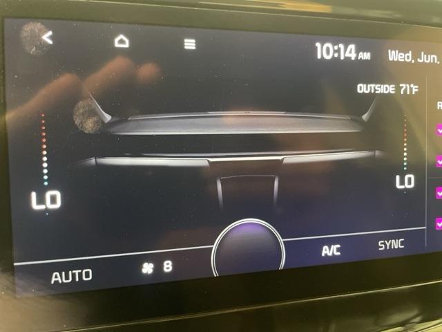Photo of 2023 Glacial White Pearl Kia Sorento
