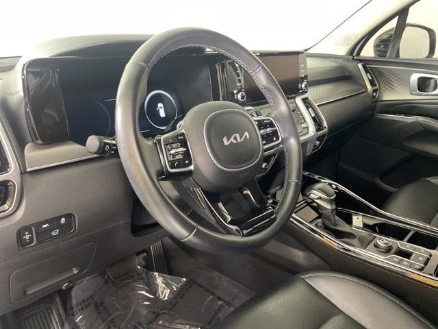 Photo of 2023 Glacial White Pearl Kia Sorento