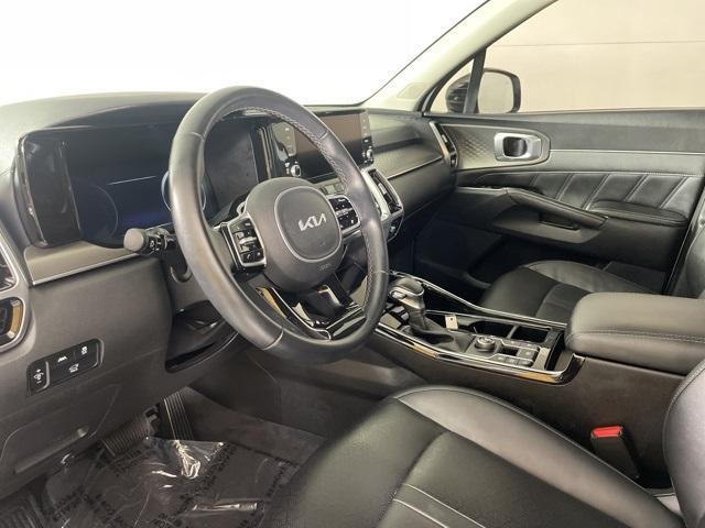 Photo of 2023 Glacial White Pearl Kia Sorento