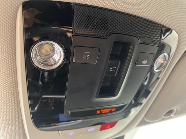 Photo of 2023 Glacial White Pearl Kia Sorento