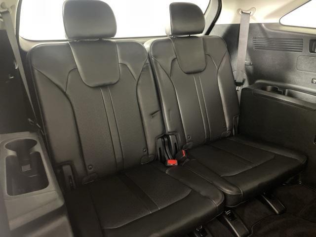Photo of 2023 Glacial White Pearl Kia Sorento