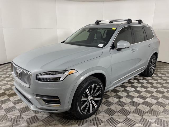 Photo of 2025 Metallic Volvo XC90