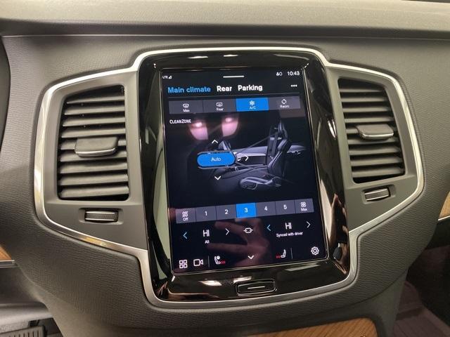 Photo of 2025 Metallic Volvo XC90