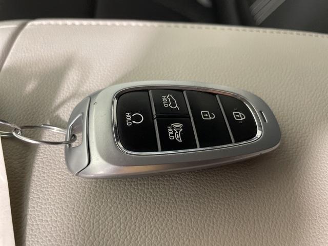 Photo of 2024 Phantom Black Hyundai TUCSON Hybrid