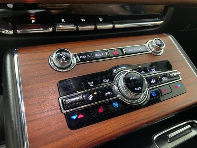 Photo of 2023 Diamond Red Lincoln Aviator