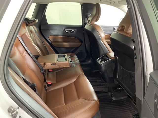 Photo of 2019 Crystal White Pearl Metallic Volvo XC60