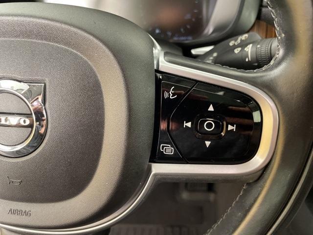 Photo of 2019 Crystal White Pearl Metallic Volvo XC60