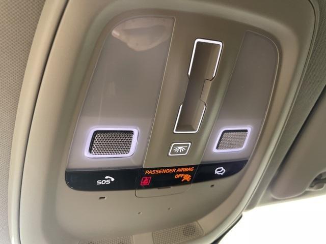 Photo of 2025 Bright Volvo XC60