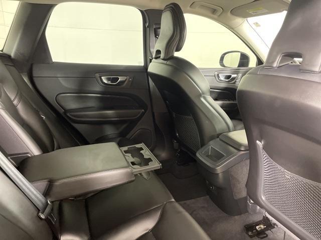 Photo of 2025 Bright Volvo XC60