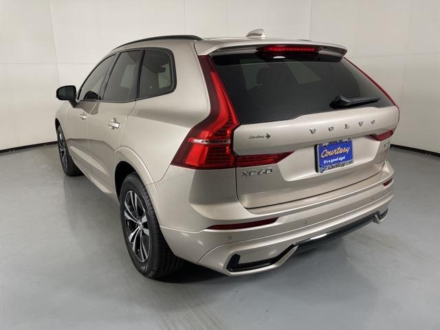 Photo of 2025 Bright Volvo XC60