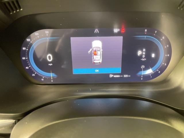 Photo of 2025 Bright Volvo XC60
