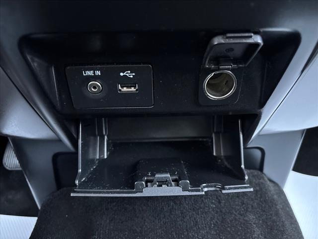Photo of 2015 Oxford White/Magnetic Metallic (yz/J7) Ford F-150