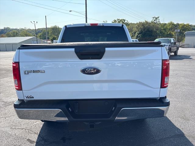 Photo of 2015 Oxford White/Magnetic Metallic (yz/J7) Ford F-150
