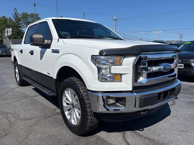 Photo of 2015 Oxford White/Magnetic Metallic (yz/J7) Ford F-150