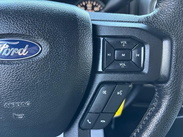 Photo of 2015 Oxford White/Magnetic Metallic (yz/J7) Ford F-150