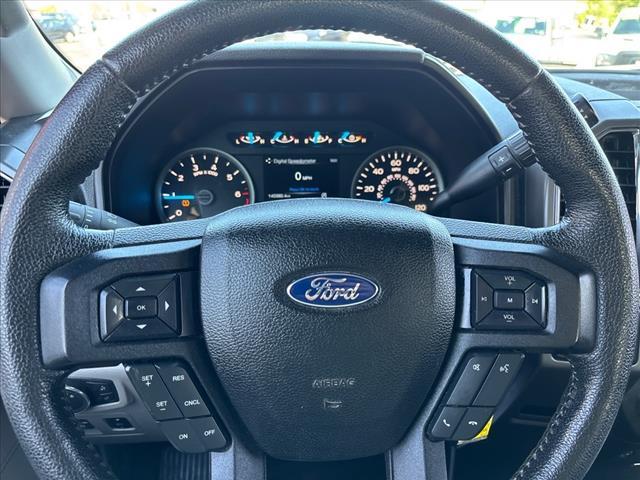 Photo of 2015 Oxford White/Magnetic Metallic (yz/J7) Ford F-150