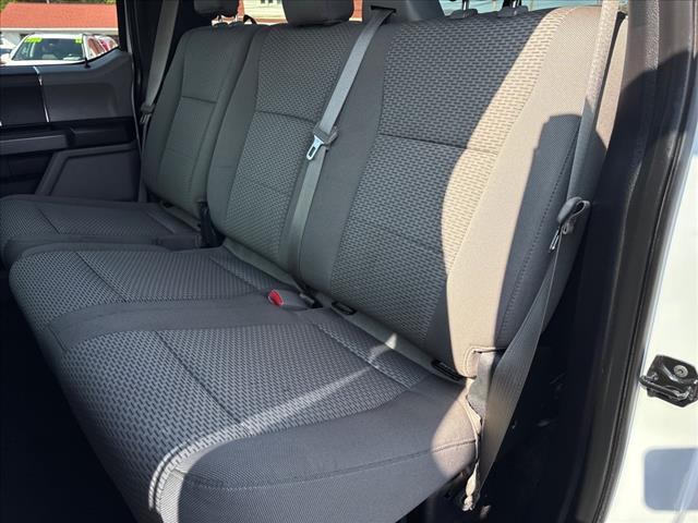 Photo of 2015 Oxford White/Magnetic Metallic (yz/J7) Ford F-150
