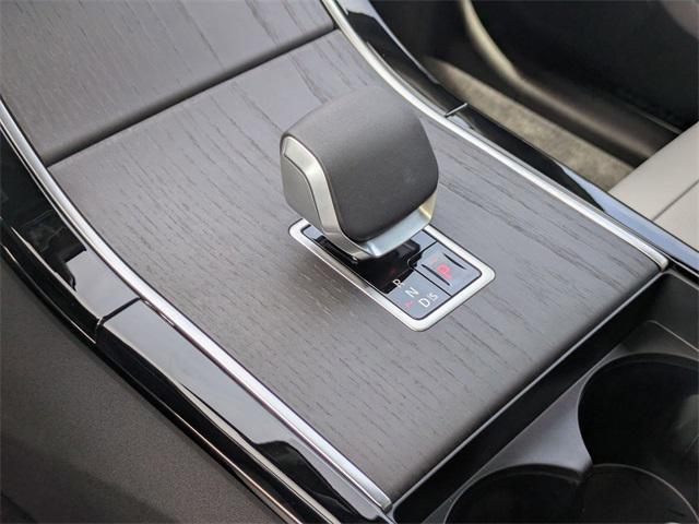 Photo of 2026 Fuji White Land Rover Range Rover Velar