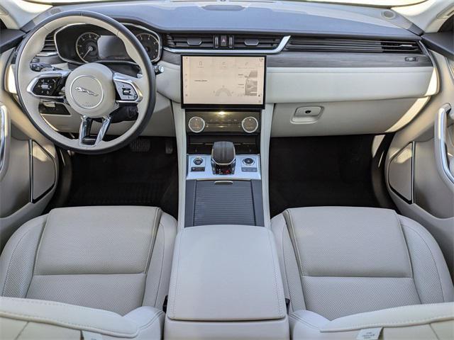 Photo of 2023 White Jaguar F-PACE